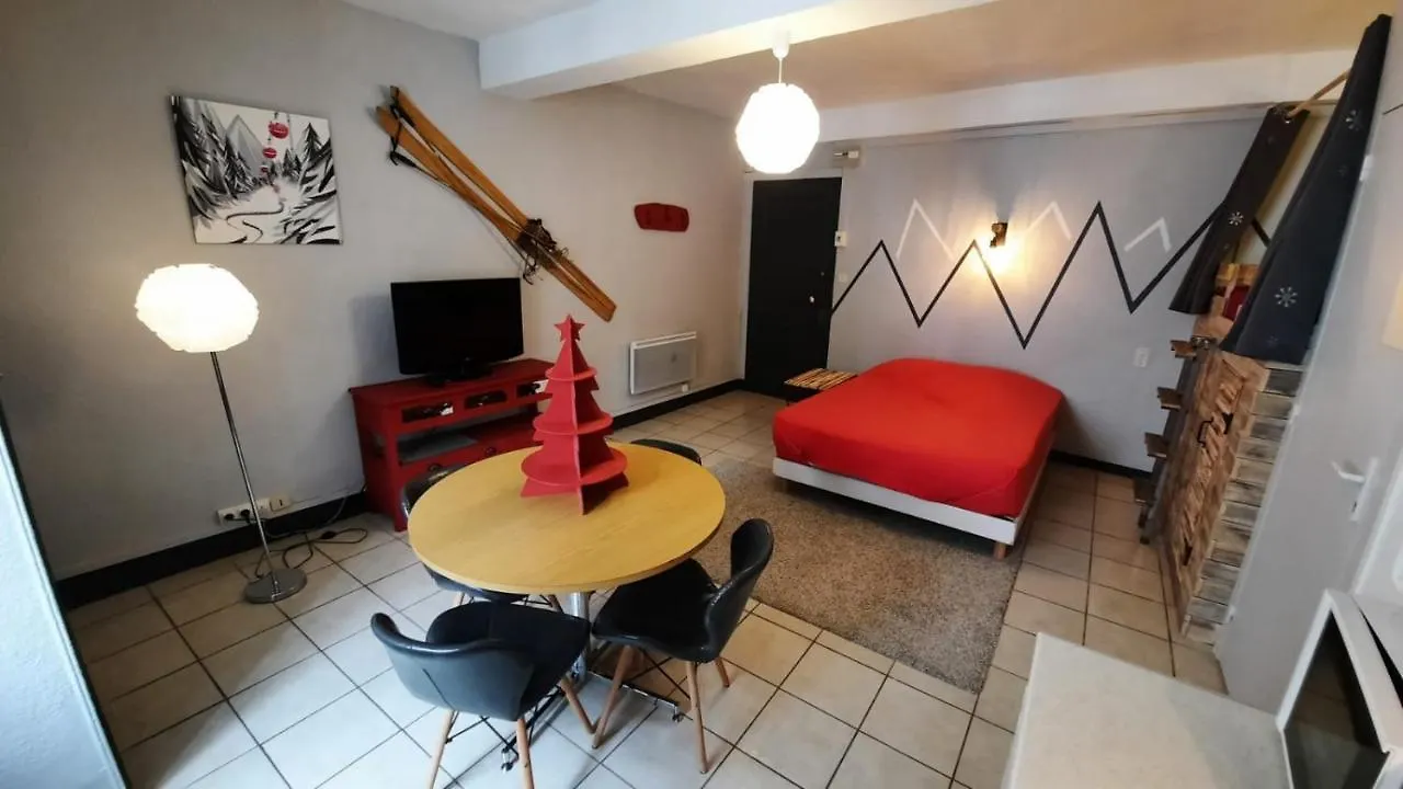 אקס-לה-טרמה Un Petit Studio A La Montagne צרפת